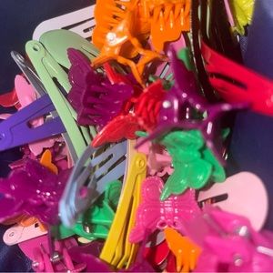 50+ assorted y2k butterfly and regular clips colorful

♡ new never used